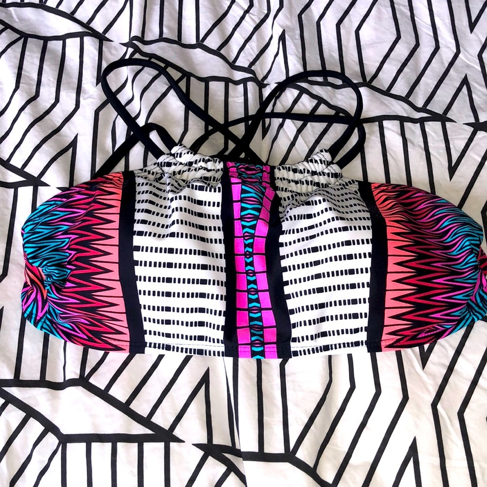 Xhilaration Bikini Swim Top - size Large